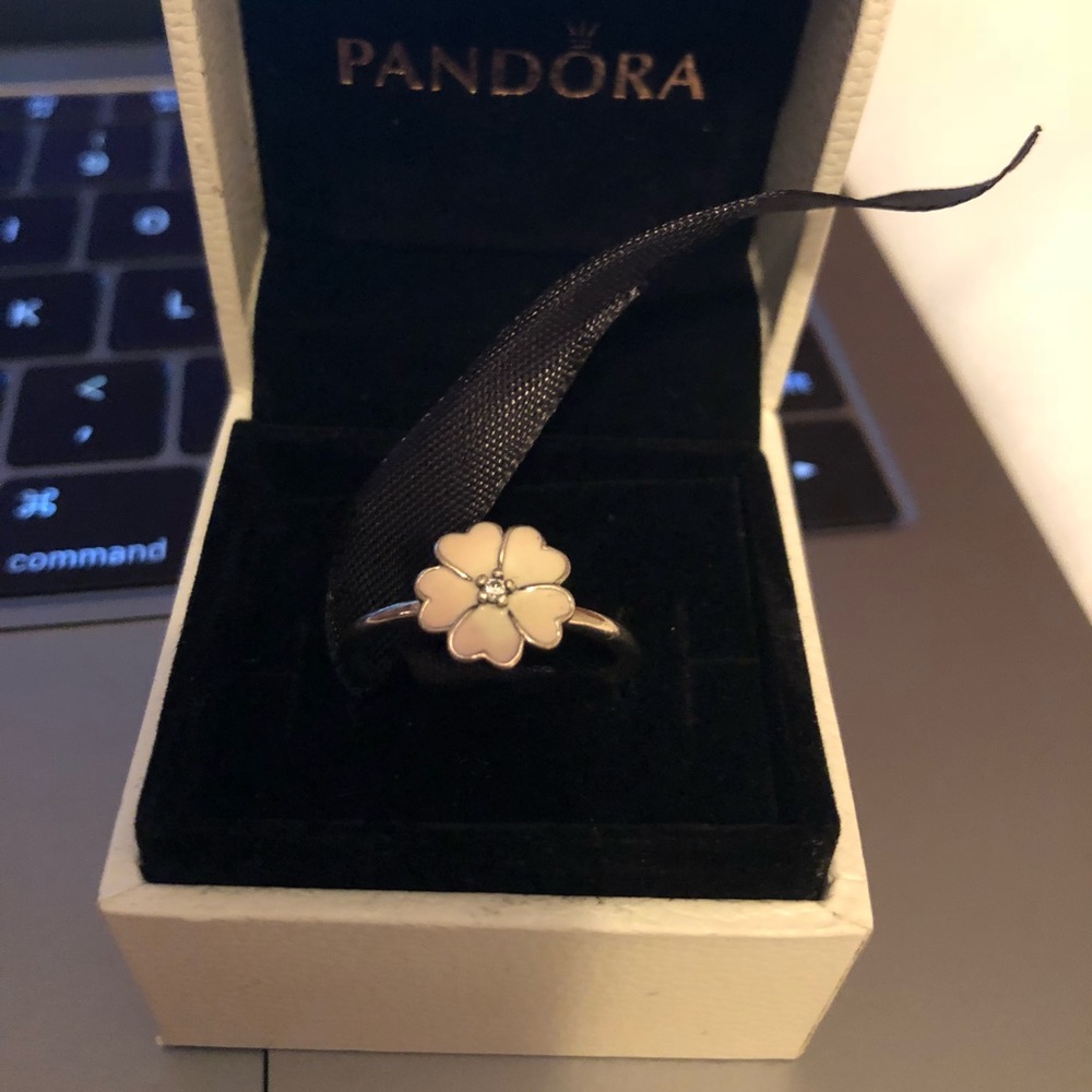 Pandora sterling silver flower ring size 58
